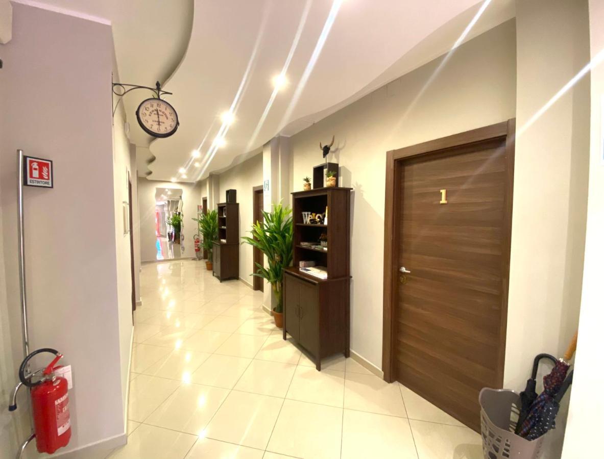 Golden Milano Hotel Bagian luar foto