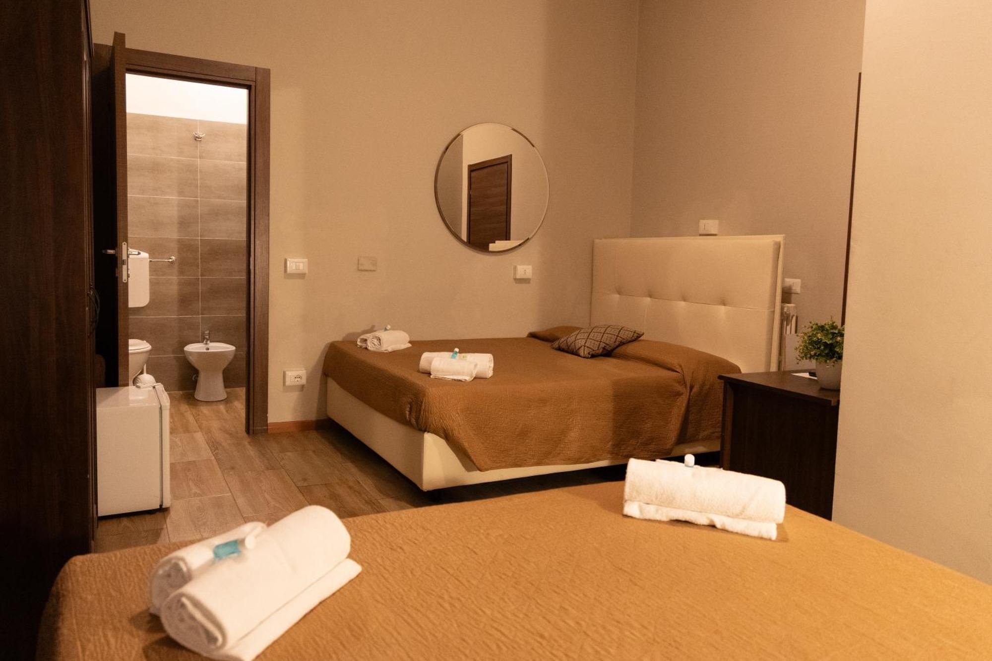 Golden Milano Hotel Bagian luar foto